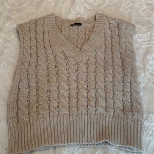 Very J cream v neck nit tank size L